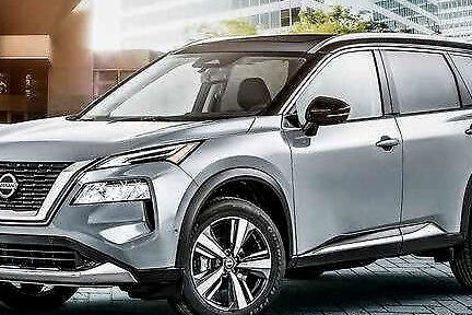 全新一代奇骏终于来了，外观硬朗不少，内饰三屏加电子挡把