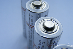 钠离子电池出炉！比三元锂更耐用，500次充放电不损耗容量