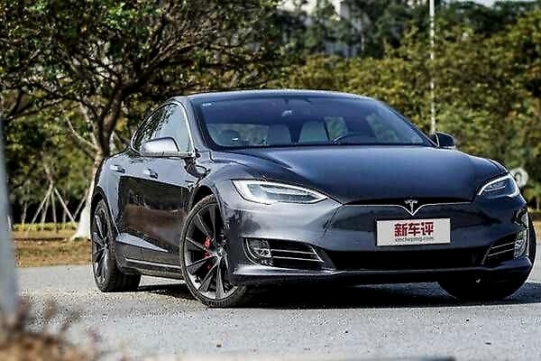 特斯拉Model S成为首款EPA续航评级超400英里车型