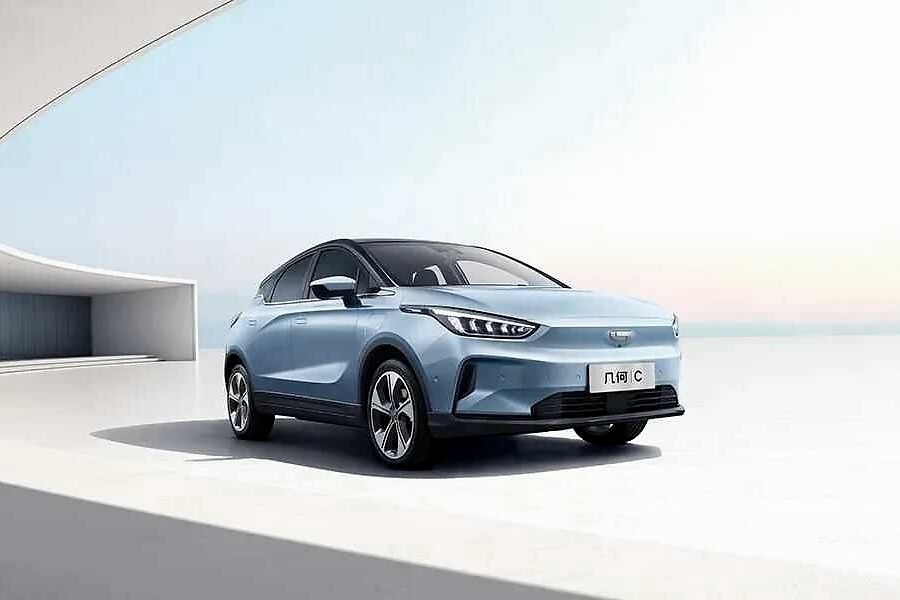 吉利几何C曝光，最高续航550km，设计有内味了