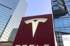 特斯拉签约松下站队三元锂，磷酸铁锂Model 3还有戏吗？