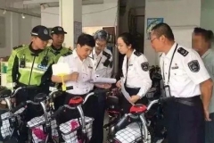 左手收钱，右手限行，这样的电摩待遇实在不公