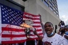 果然不出所料！中俄被点名，黑人暴乱的所有“损失”必须有国背锅