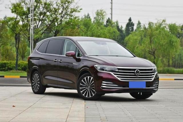 大众威然搅局MPV领域，车身超五米三，还有头等舱座椅