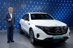 奔驰EQC 350 4MATIC纯电SUV正式上市 售价49.98万元