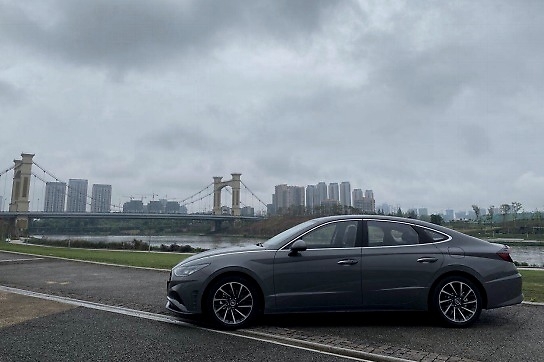 试驾：沉默后的爆发，第十代索纳塔究竟有多强？