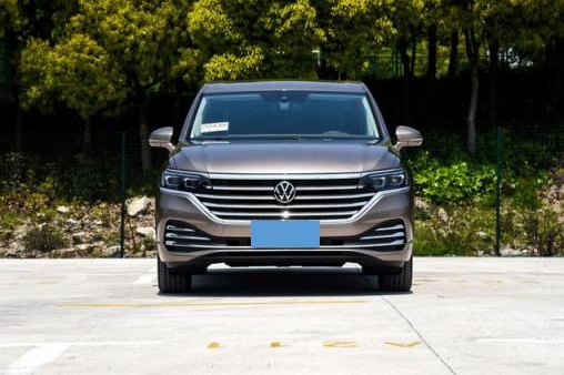 配置超越别克GL8，舒适性媲美埃尔法，性价比逆天的威然只卖28万