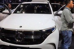 全新国产奔驰EQC今日公布售价 续航可达415km