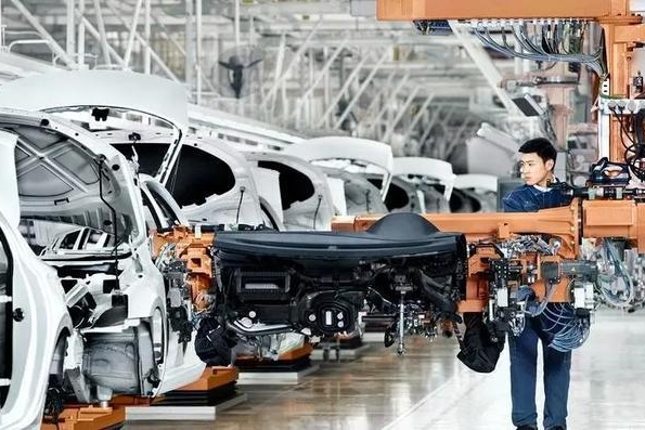 国民品牌稳坐前三秘诀是？上汽大众没有豪华品牌还能这么豪横