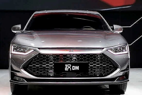 2020粤港澳车展 | 百公里加速仅需4.7s  比亚迪汉DM正式亮相