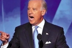 美国幕后大哥终于出手，指责特朗普太无能，亲自解决黑人问题