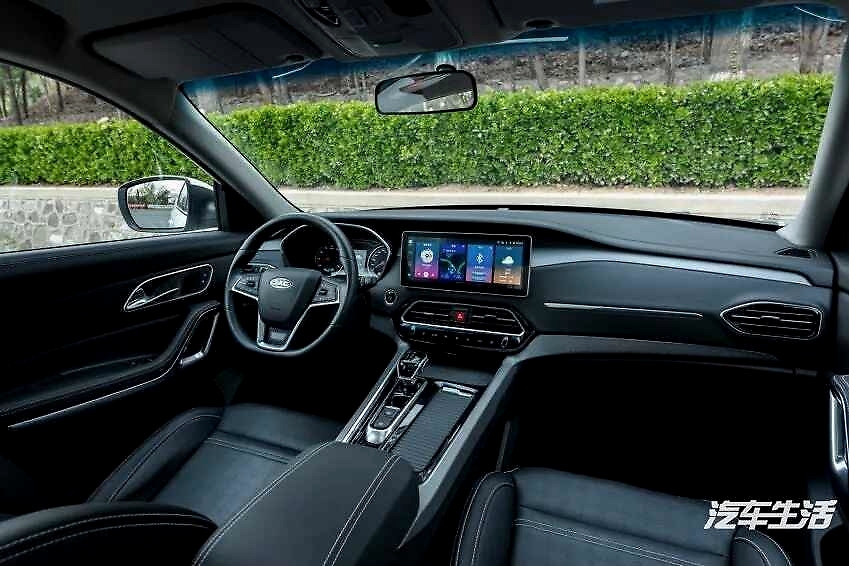 底盘扎实，科技感足，大众品质下的嘉悦X7没有让人失望