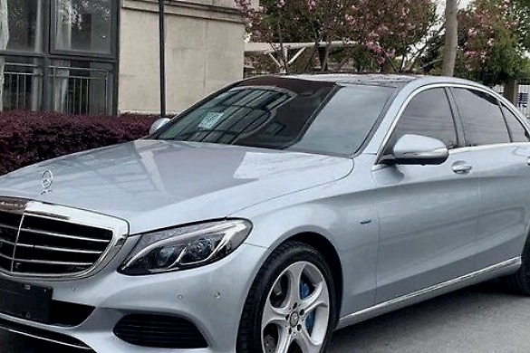 奔驰光环加持？动力弱、空间局促，奔驰C依然强势热销