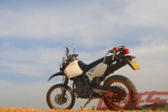 铃木DR650SE，这是一款能带你去环球旅行的摩托车