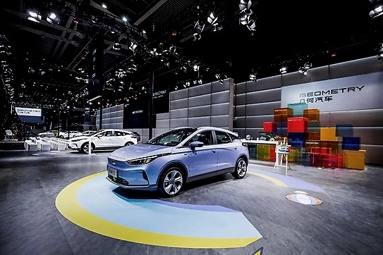 NEDC续航550km，几何首款纯电SUV几何C预售13.98万起