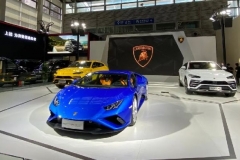 最亲民的小牛、速度最快的SUV亮相，快来围观兰博基尼展台