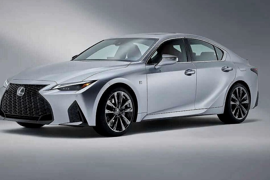 雷克萨斯新IS发布，配贯穿尾灯，搭3.5L V6引擎，比宝马3系运动？