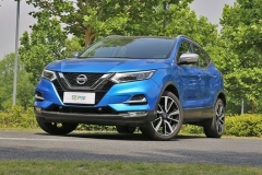 宝藏男孩/精致又有实力 试东风日产逍客