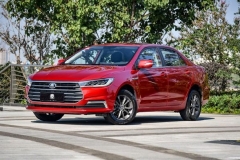 全新比亚迪秦EV将搭磷酸铁锂电池！续航增加29km