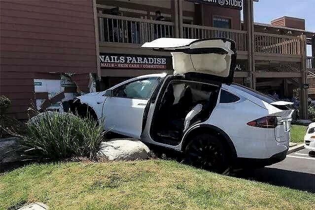 特斯拉的字典中没有“平静”二字