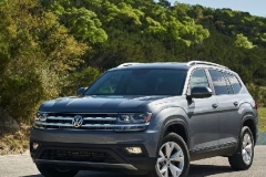 长安福特探险者“鲶鱼入池”，30万起步搅动中大型SUV市场