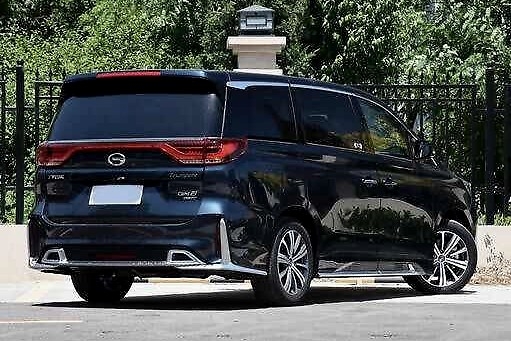 气场不输埃尔法的国产MPV，不到24万配电动侧滑门，矩阵式LED大灯