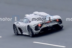 轱辘日报|一汽丰田普拉多正式停产，AMG ONE路试谍照曝光，蜂巢易创9AT项目落地