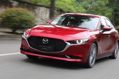 马自达3和卡罗拉选谁好？年轻人说这样选