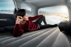 开启躺赢人生！大空间魔术师的吉利大豪越，给你配了一间大大大床房