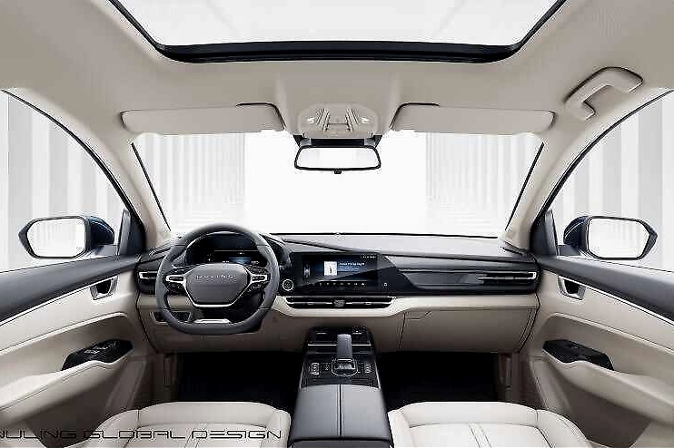 同级最大全景天窗 五菱凯捷内饰曝光