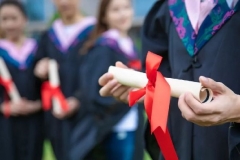 回不去的内燃机时光，到不了的新能源彼岸｜转型有坑