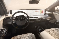 酒驾突遇检查，冲卡、加速逃逸、闯红灯堪比美国大片| 小视频