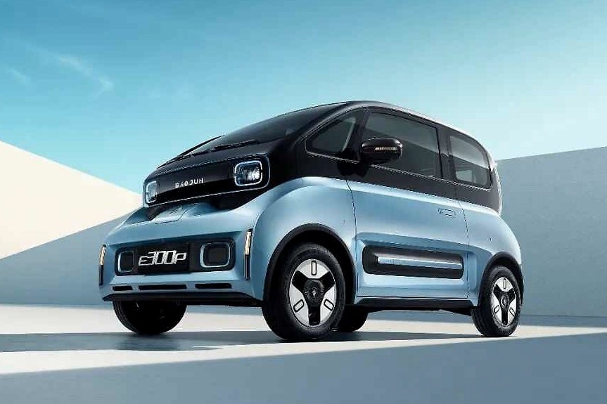 都市智能伴侣新宝骏E300，给你带来双倍幸福感！