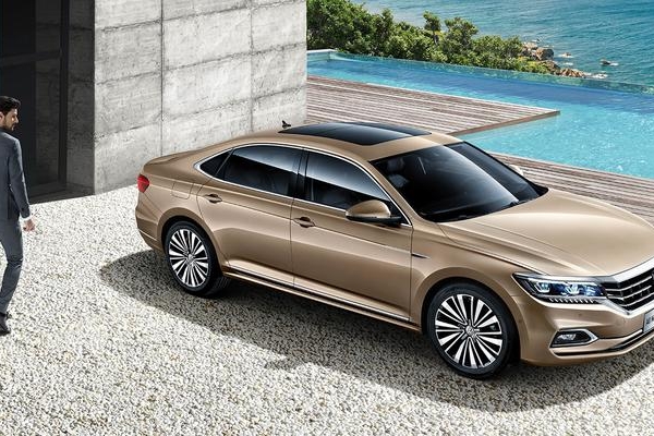 王者归来，别说凯美瑞，奥迪A4L降价都不如它，20年品质如旧