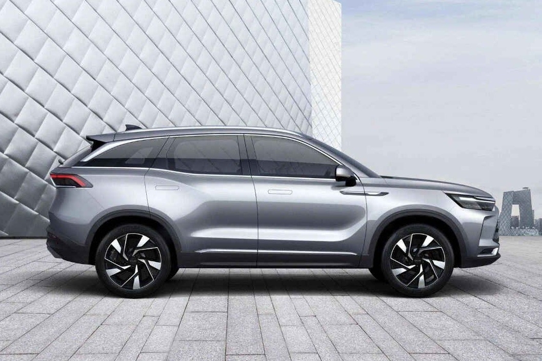 6月23日，BEIJING-X7正式上市