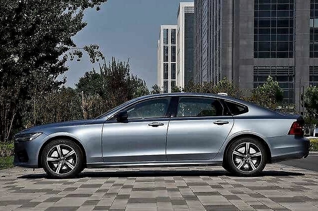 吉利家的豪车，轴距超3米档次不输奥迪A4L，配2.0T+8AT，油耗6.9L