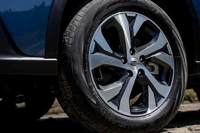 这进口SUV长近4米9+四驱+国六，比汉兰达大气，合资的价格买纯进口