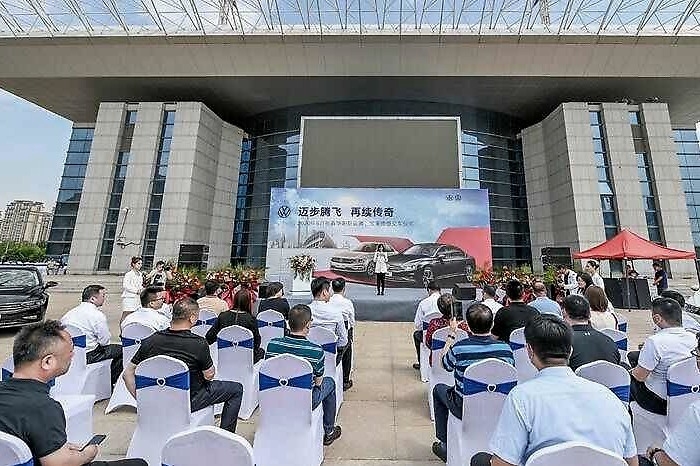 一汽-大众再拿团购大单 160辆新迈腾及宝来传奇今日交付