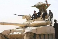 印度军队全副武装抵达边境, 司令亲上前线, 天上8颗卫星监视对面