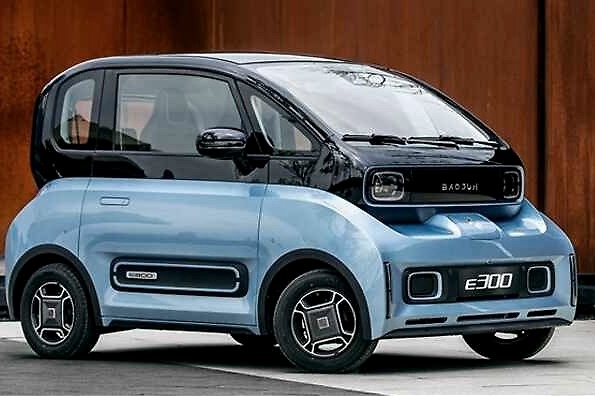 续航超300km，3/4座布局，价格也给力，这纯电小车会成“黑马”？