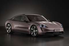 保时捷Taycan基础版正式上市 售88.80万元