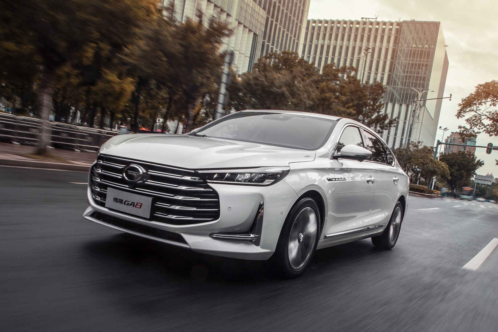 广汽传祺GA8正式上市！轴距2米9！售价15.68万元起！