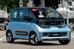 同处300km线的纯电微车，“后来者”新宝骏E300，能赶超奇瑞小蚂蚁吗？
