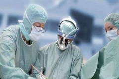 要拉着全球人“陪葬”？特朗普做出疯狂决定：决定放弃对抗疫情