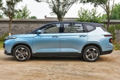 年轻家庭首选座驾 智能家用车新宝骏RM-5