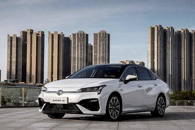 2020款埃安S续航升级 广汽新能源逆势增长