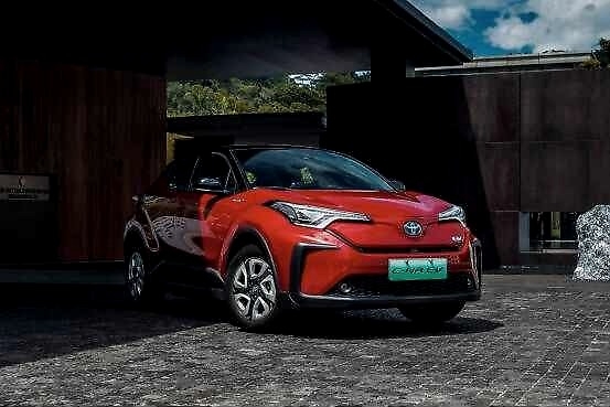 续航400km还有驾驶乐趣！试驾广汽丰田C-HR EV