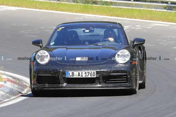 保时捷911 Turbo S最新谍照 配鸭尾扰流板