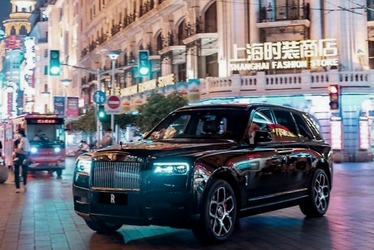 库里南是真“难”，BB版车型首撞撞没个兰博基尼？