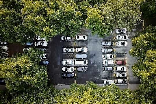 手里的车又不值钱了？国内将推车内空气质量法规